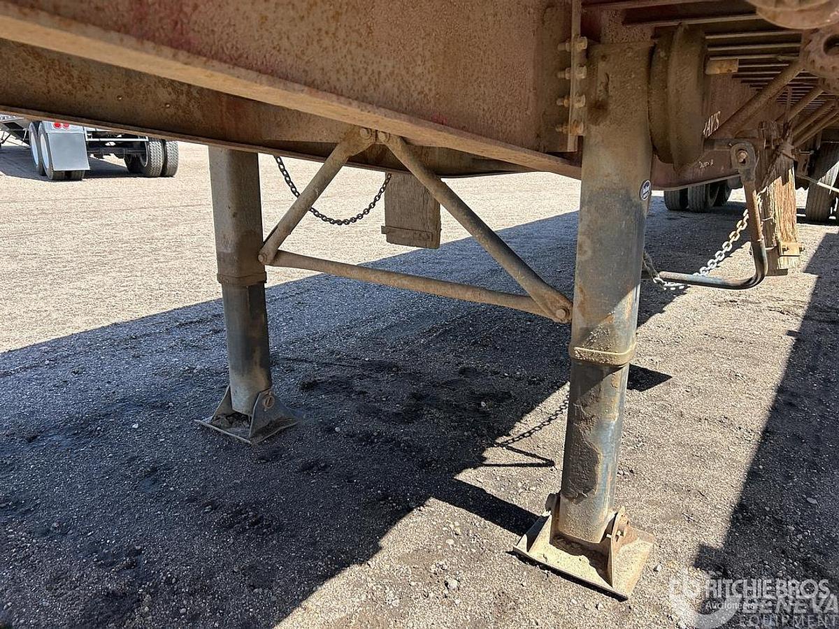 Used 1992 Fruehauf  Flatbed Trailer