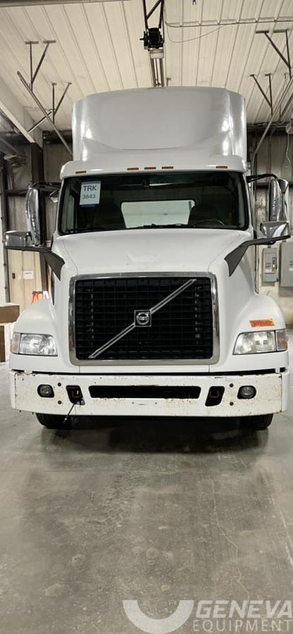Used 2017 Volvo VNM200