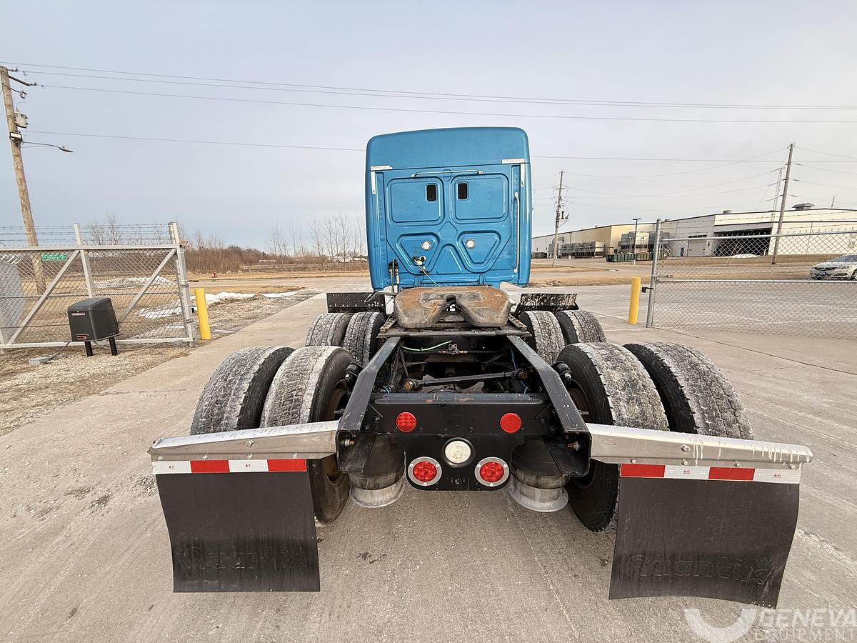 Used 2016 Freightliner CA 125