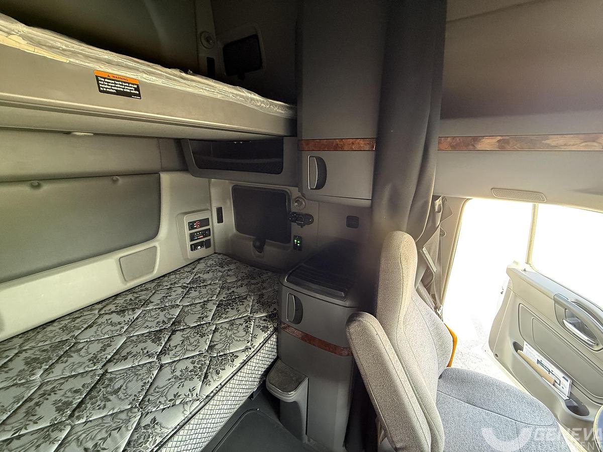 Used 2021 International LT625