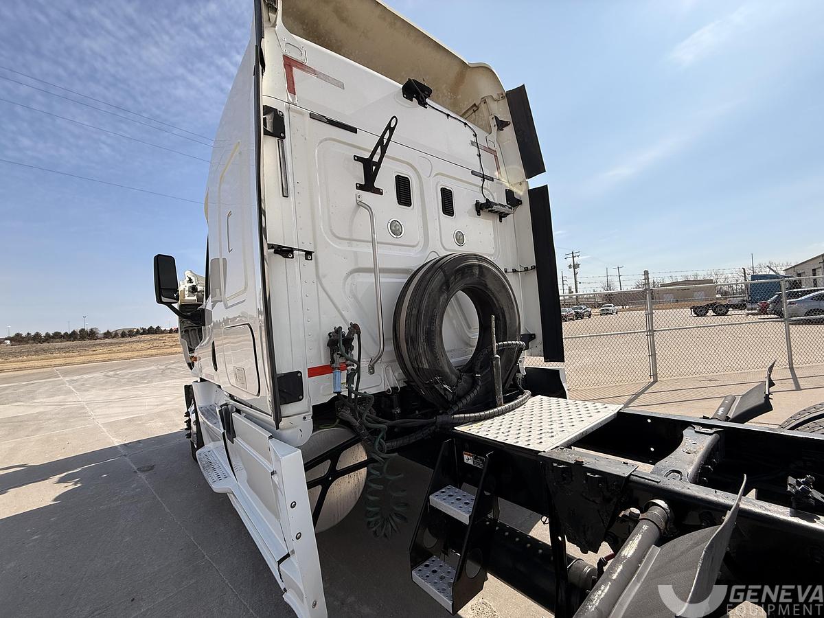 Used 2014 Freightliner Cascadia