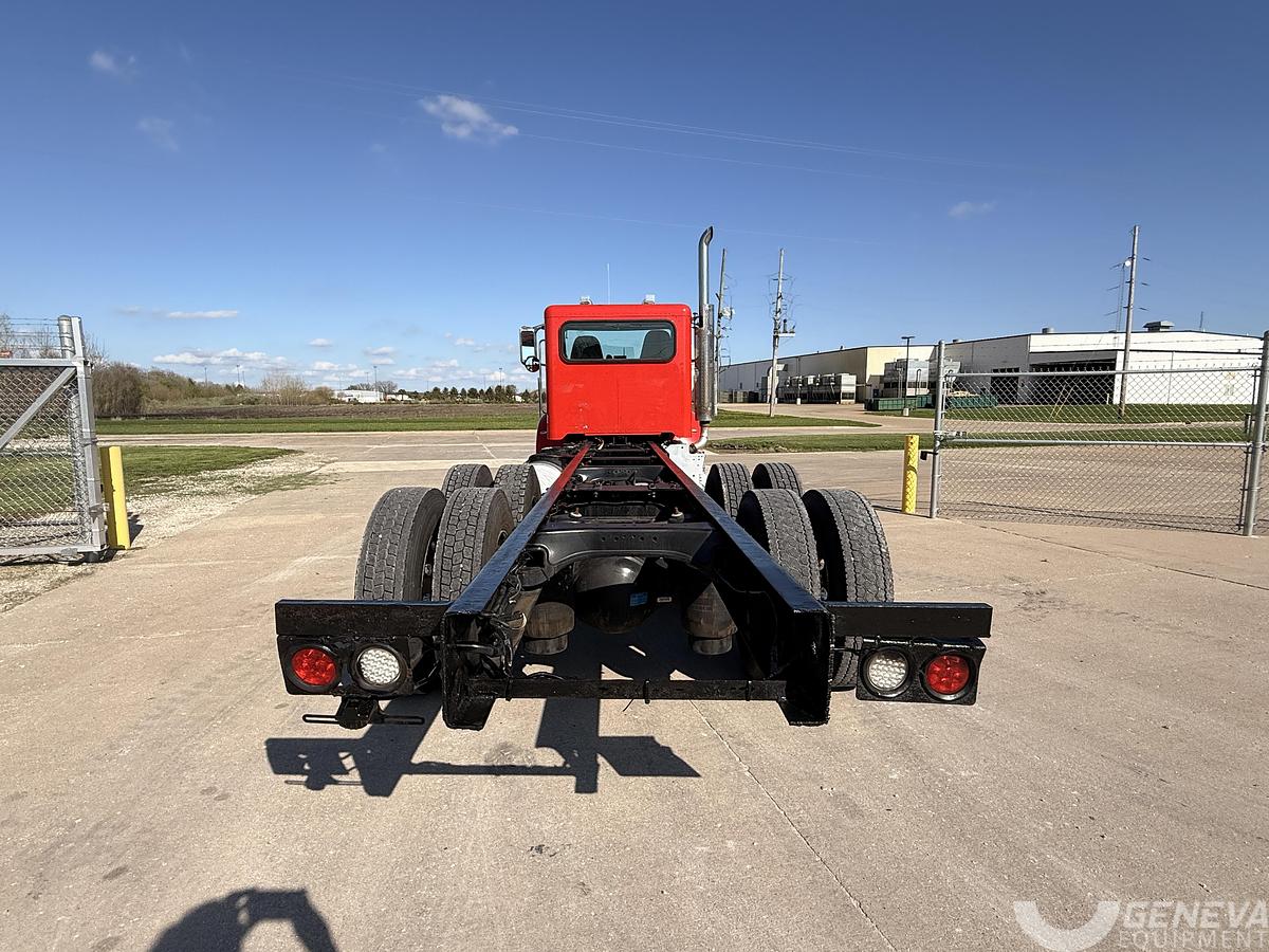 Used 2015 Peterbilt 348