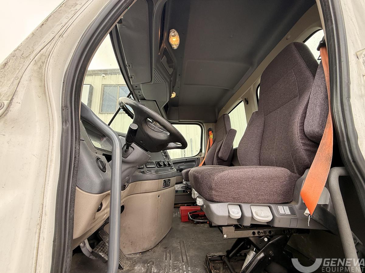 Used 2018 Freightliner Cascadia 113