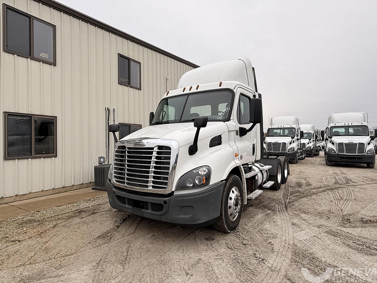 Used 2018 Freightliner Cascadia 113