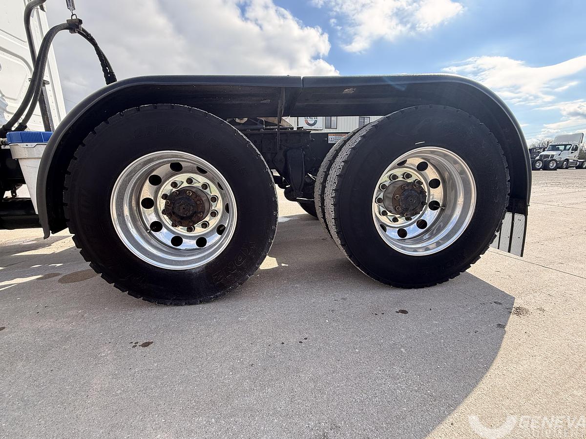 Used 2020 Freightliner Cascadia 113