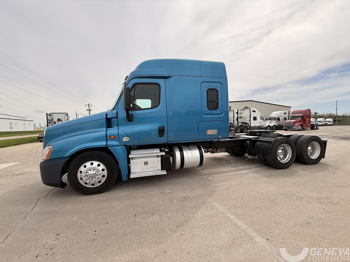 Used 2016 Freightliner CA 125