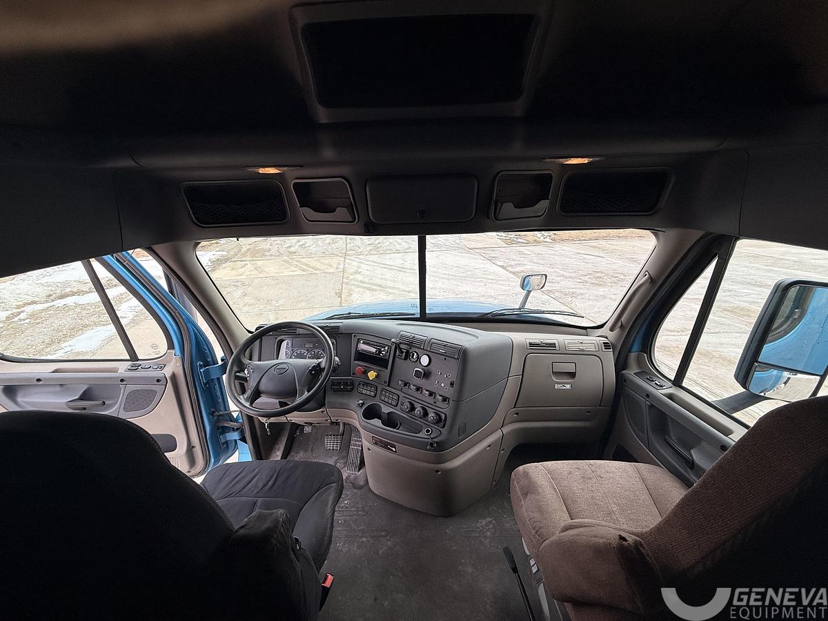 Used 2016 Freightliner CA 125