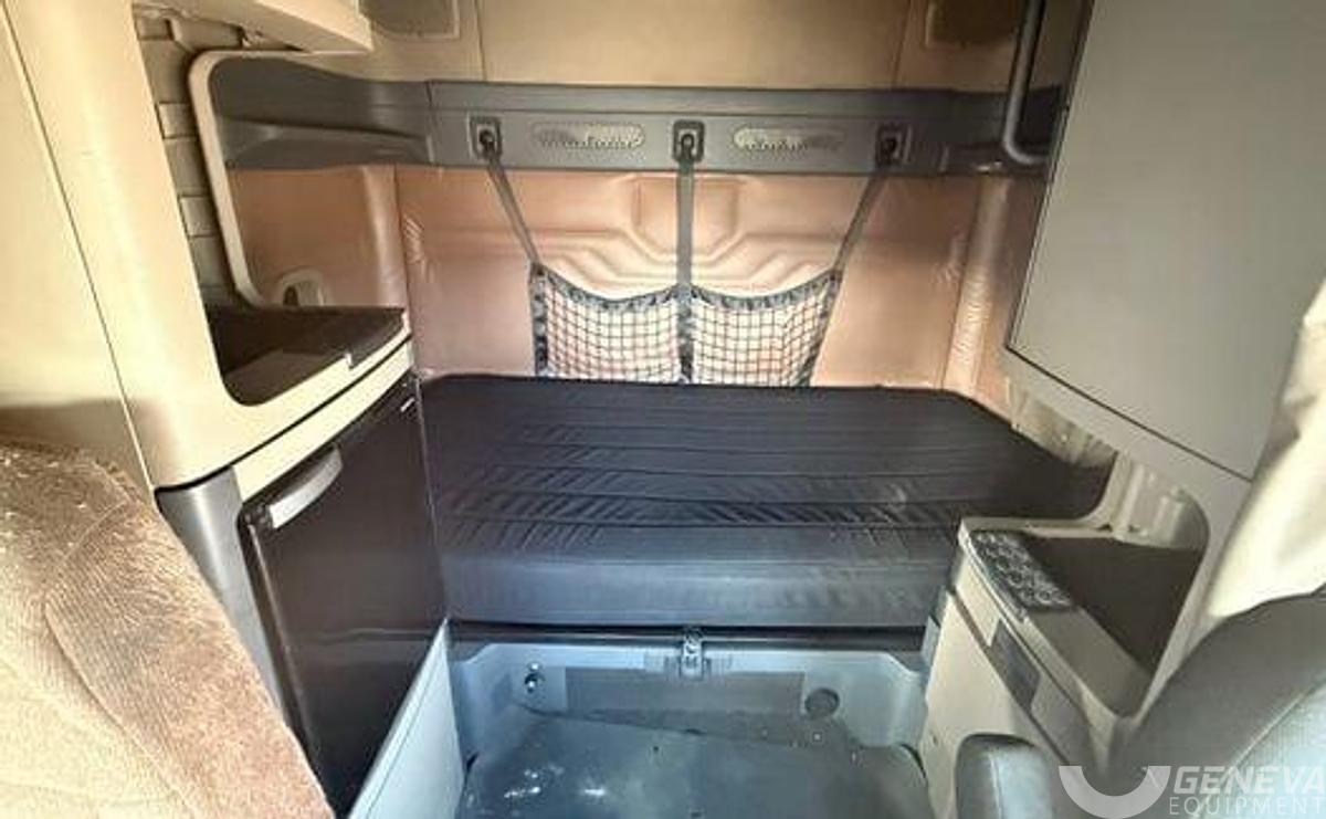 Used 2016 Freightliner CA 125 (TK7609)