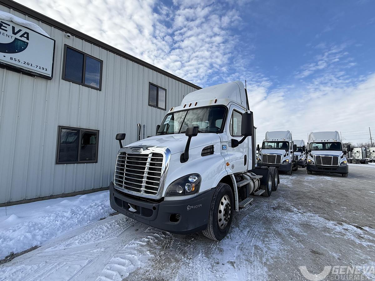 Used 2018 Freightliner Cascadia 113