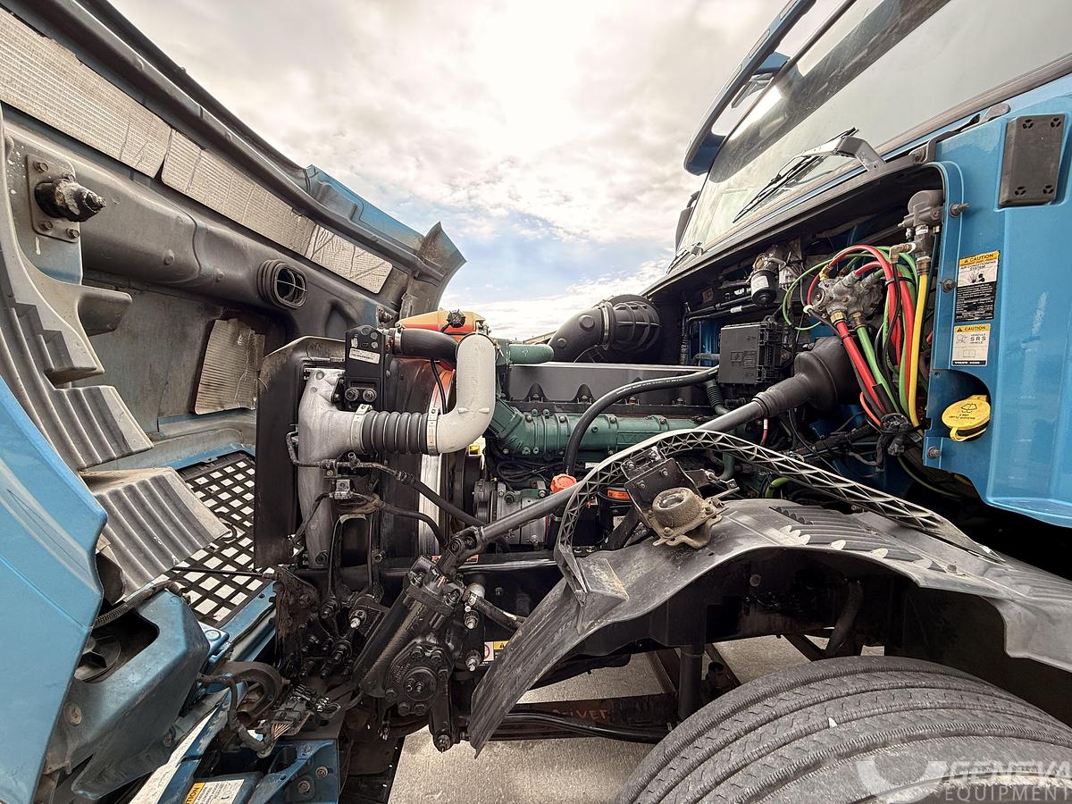 Used 2014 Volvo VNL300