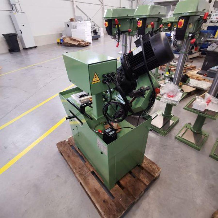 Used TNM BS260G saw machine