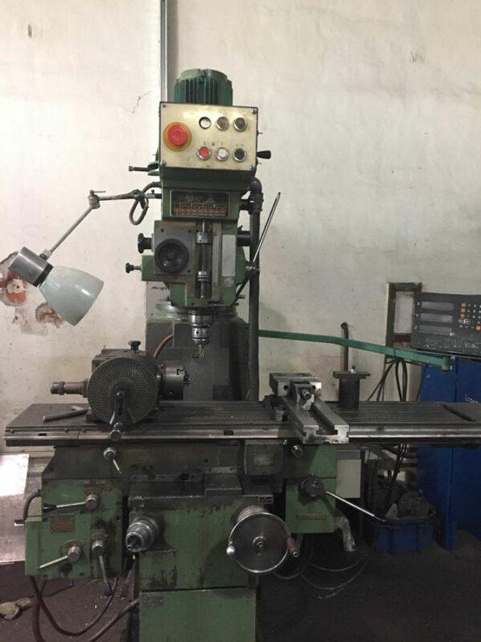 Used TOS FNK25 milling machine