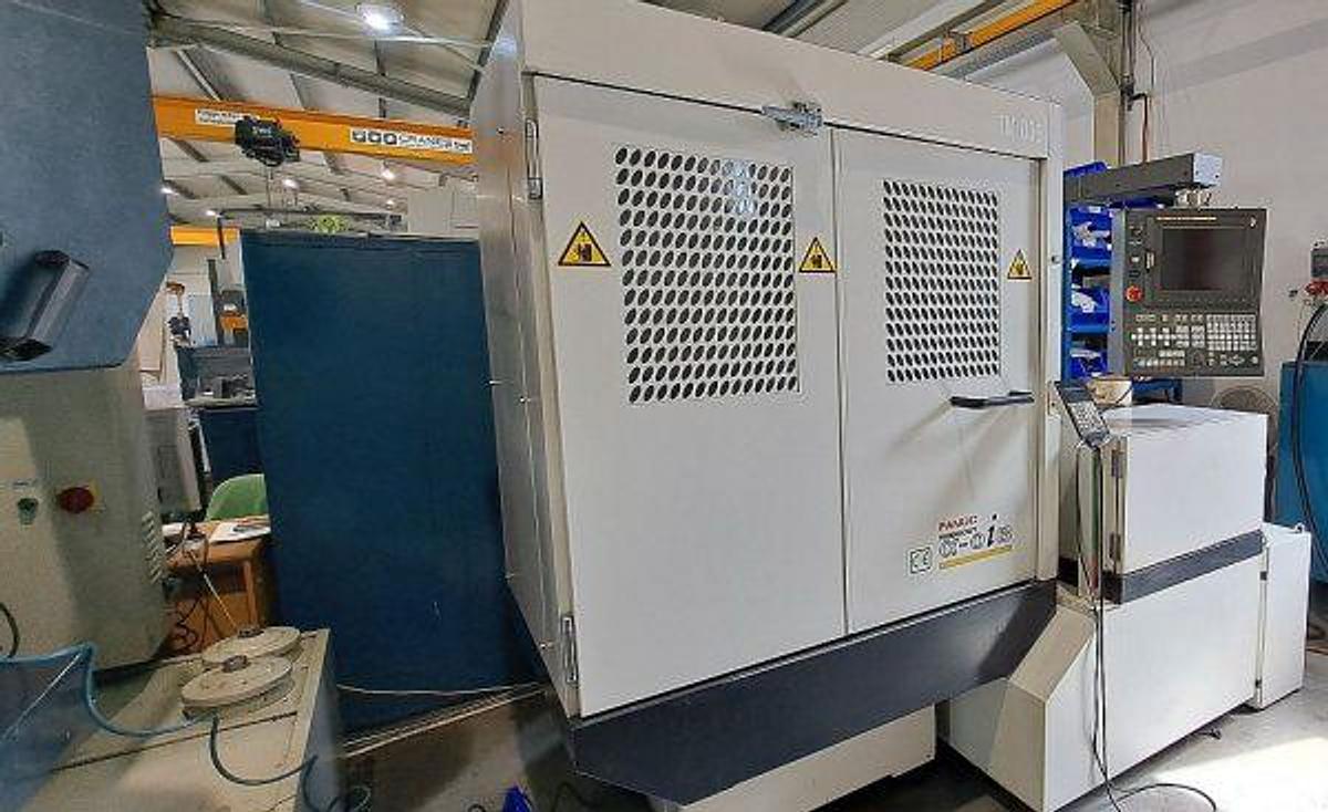Used FANUC Robocut Alpha 0iB wire spark
