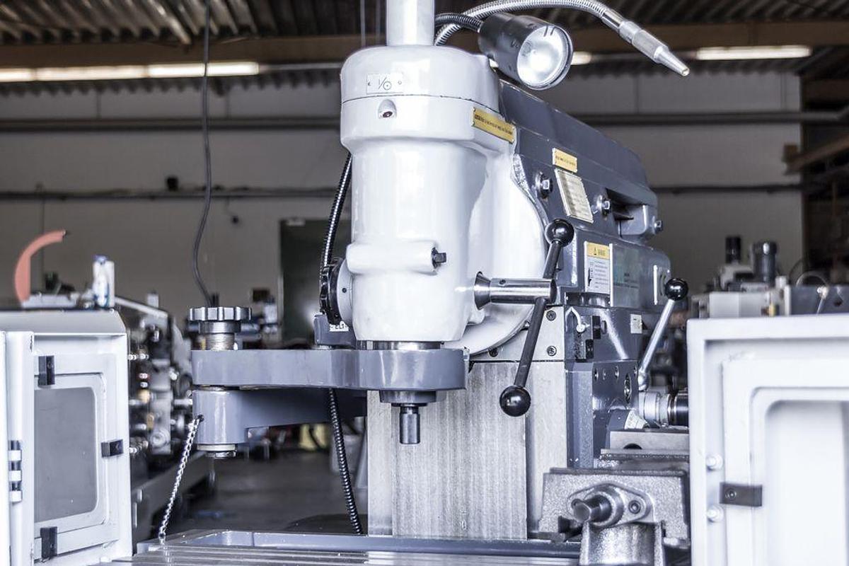 KAMI FKM935 tool milling machine