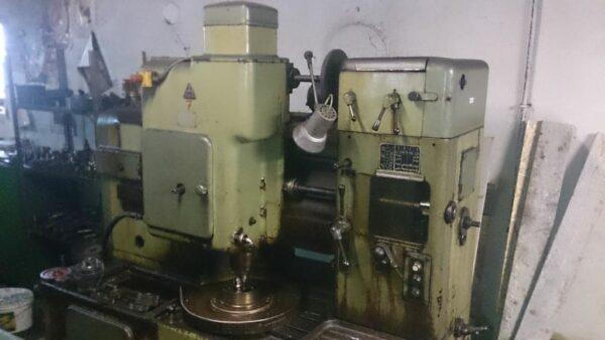 Used Three gear hobbing machines for sale