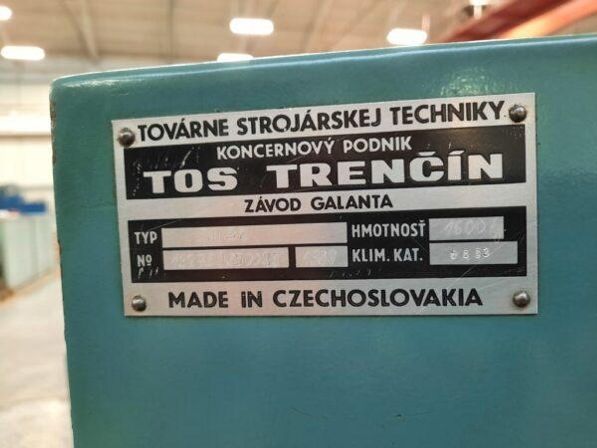 Used TOS SUI32/750 center lathe