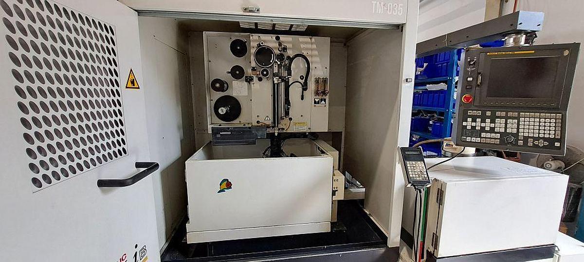 FANUC Robocut Alpha 0iB wire spark
