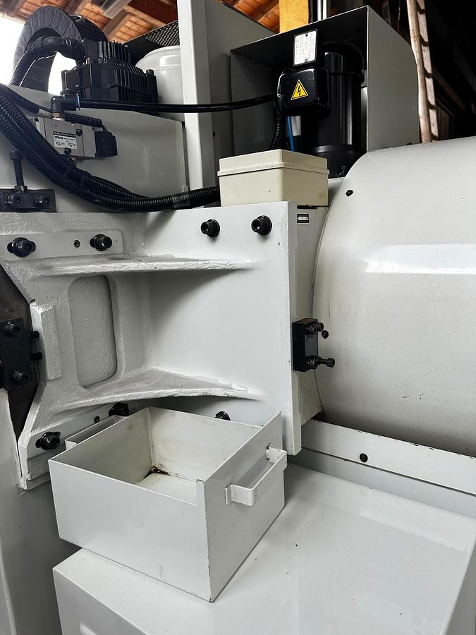 HURCO VM1 machining center
