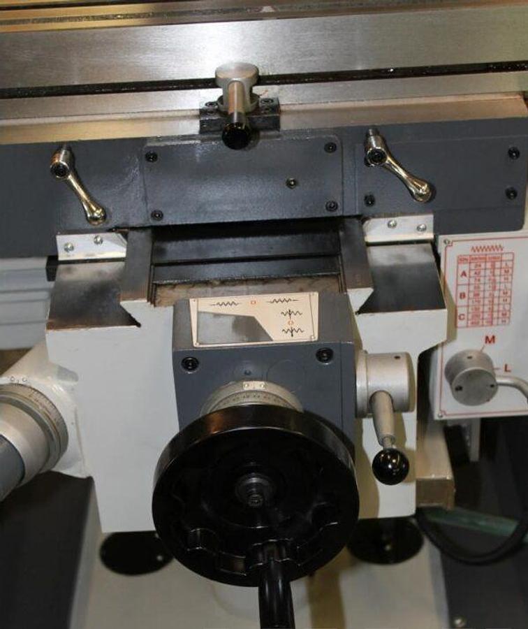 Used KAMI FKM660B-1 conventional milling machine