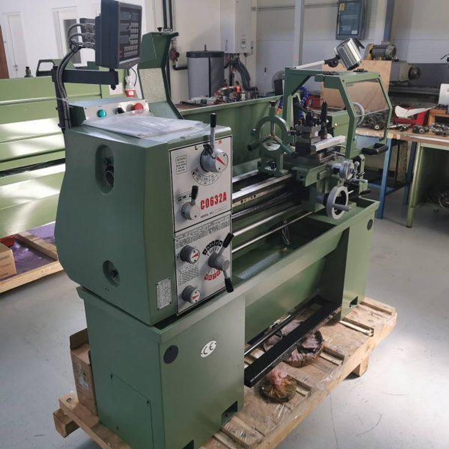 Used TNM C0632/750 center lathe