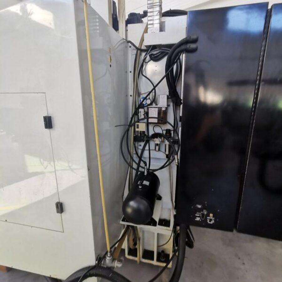 Used HURCO VMX24 machining center