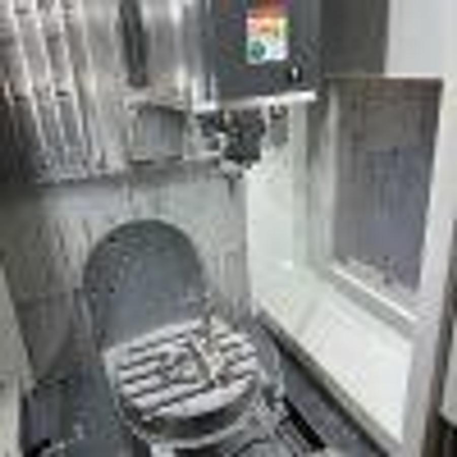 Used HAAS UMC500SS simultaneous 5-axis machining center
