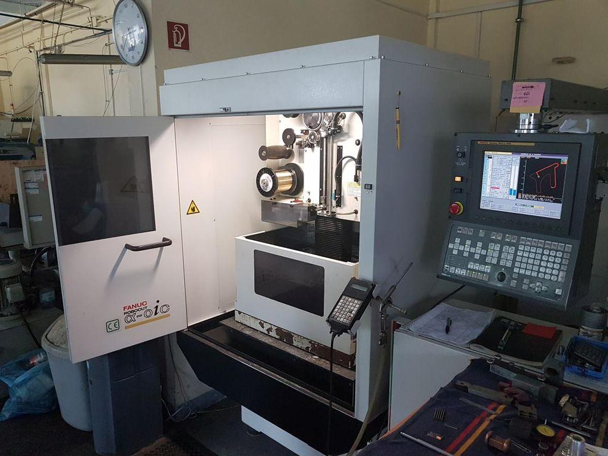 Used FANUC Alpha 0iC wire spark