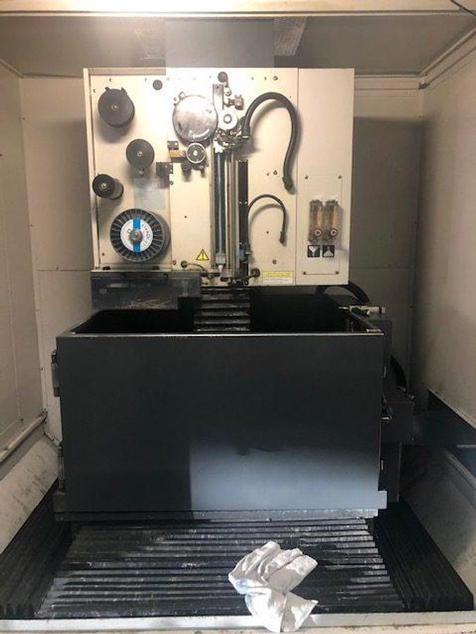 Used FANUC Robocut Alpha 1C wire spark