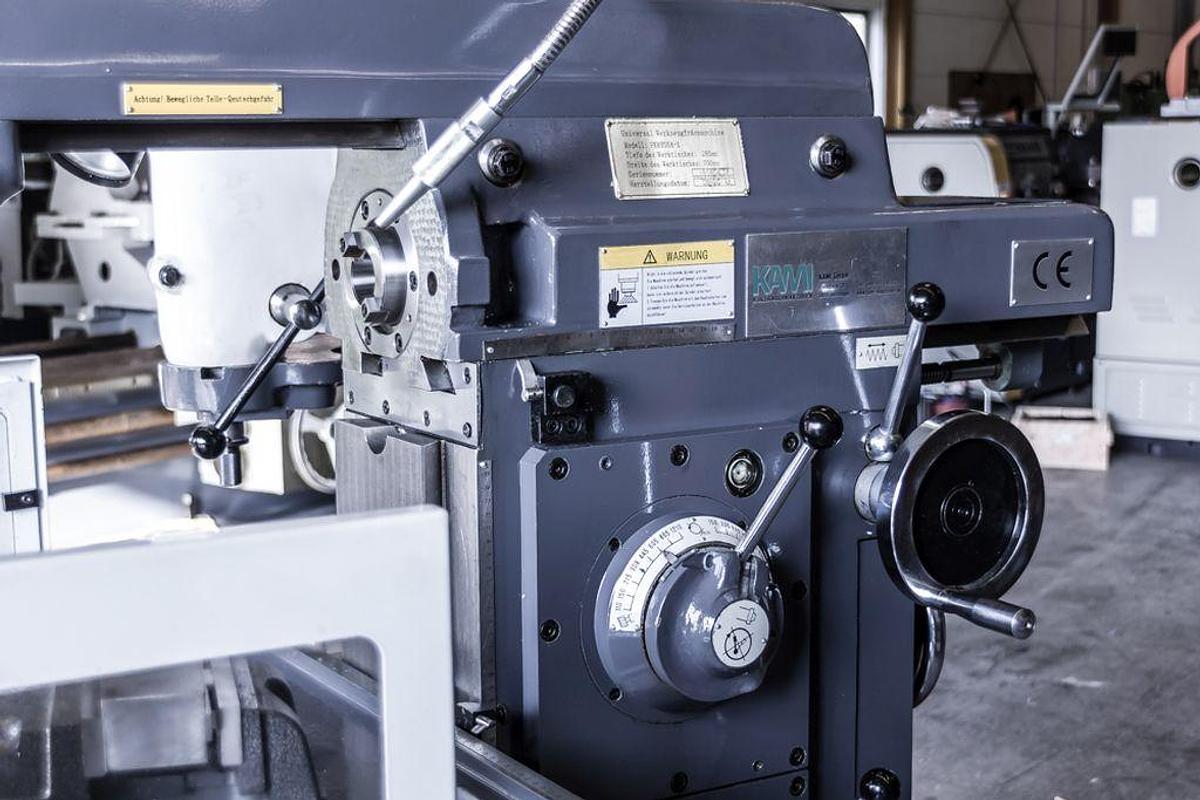 KAMI FKM935 tool milling machine