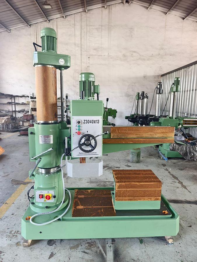 TNM Z3040x13 radial drill