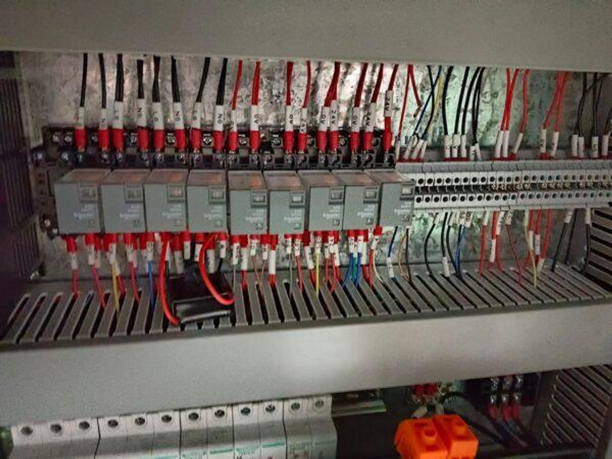 Used CNC MINI 210 cnc lathe