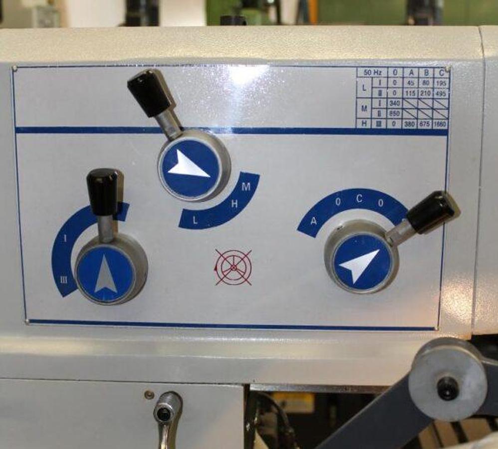 Used KAMI FKM660B-1 conventional milling machine