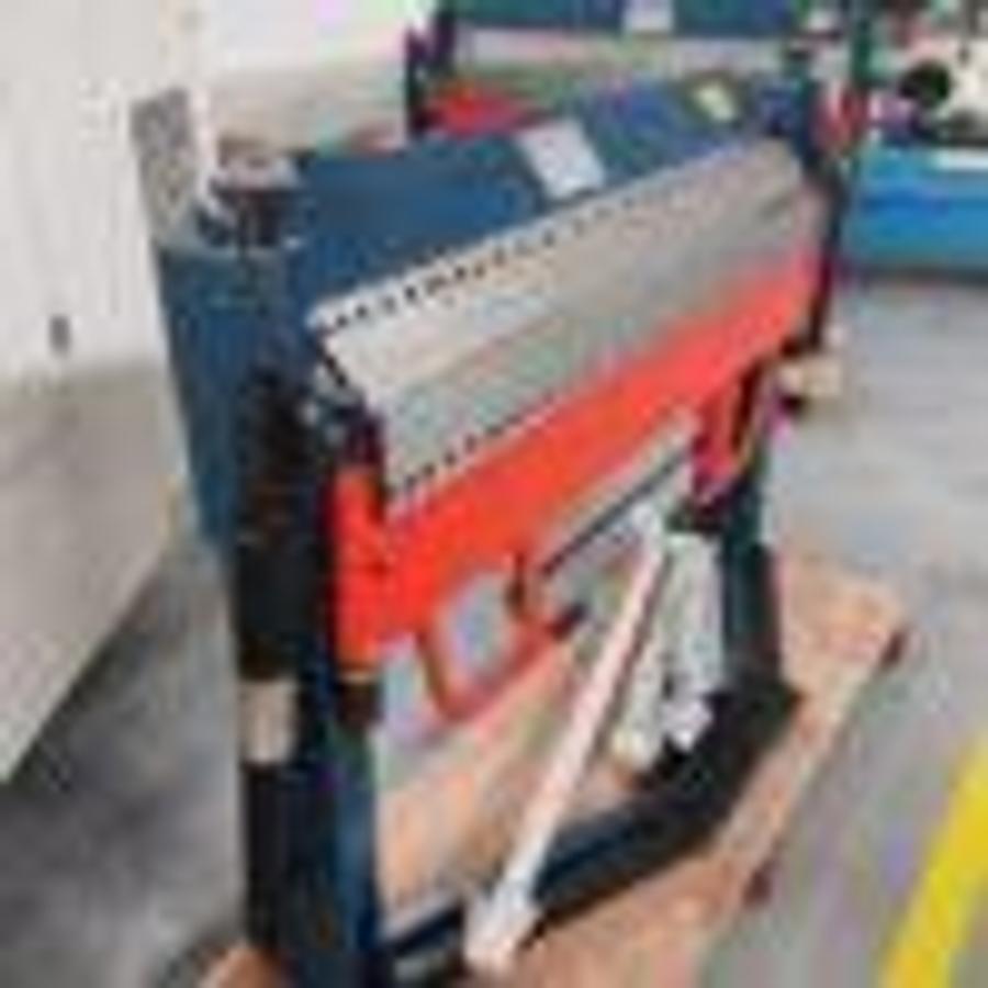 Used TNM_PBB1270/2 manual flanging machine