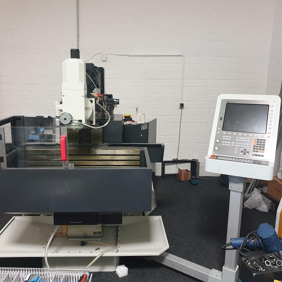 KAMI FKM950 CNC tool milling machine