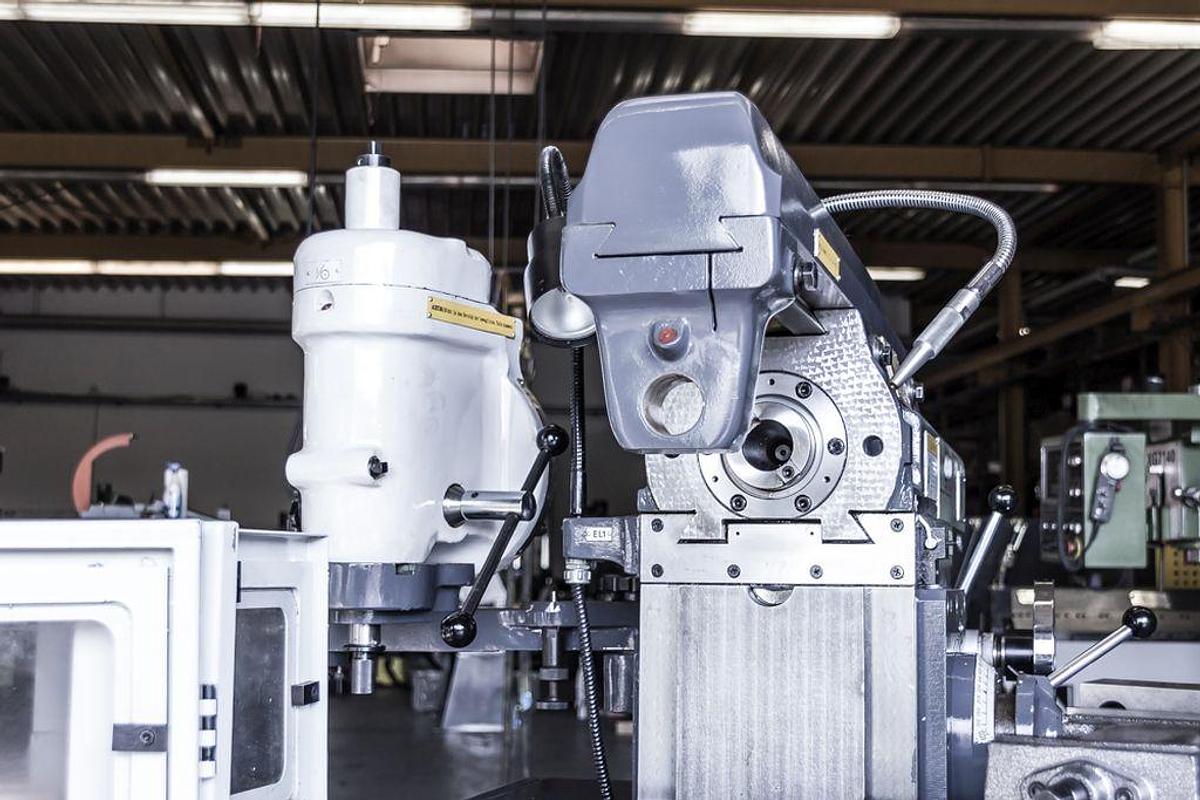 KAMI FKM935 tool milling machine