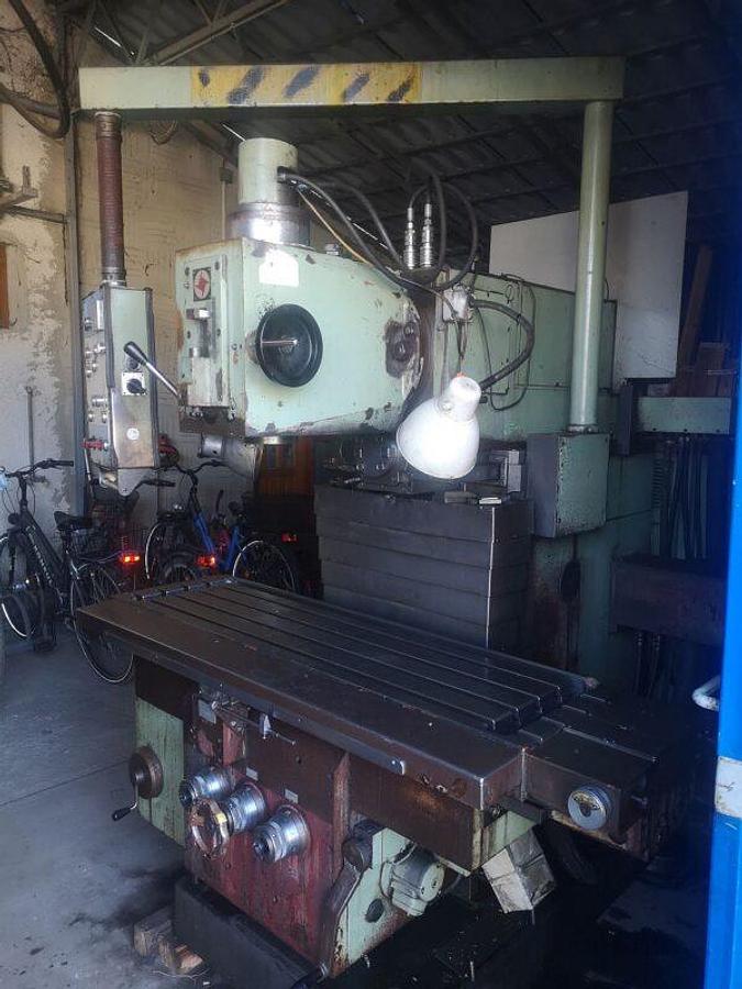 Used TOS FGS32/40 milling machine