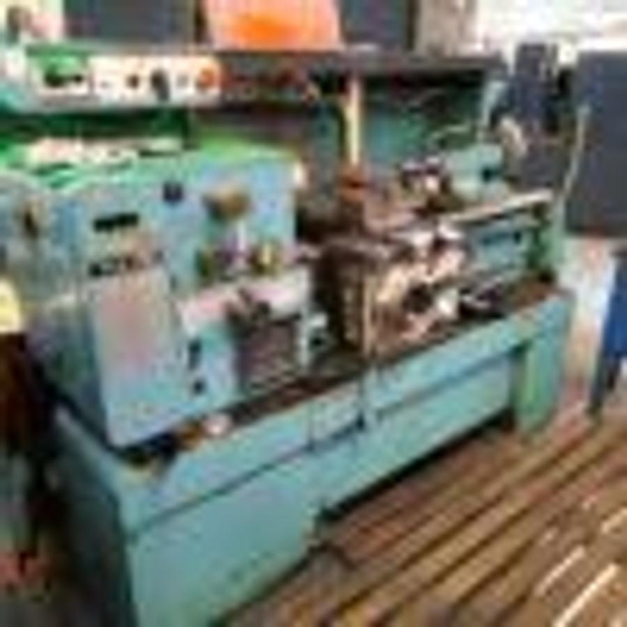 Used TOS SUI32/750 center lathe