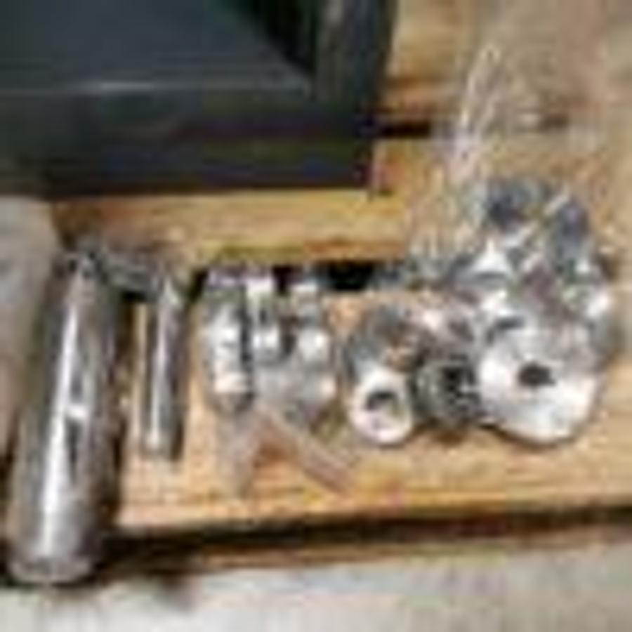 Used KAMI DKM280/500 lathe