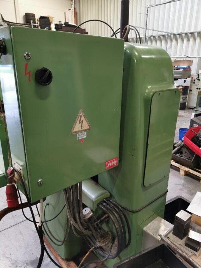 Used JAKOBSEN SJ30 surface grinder