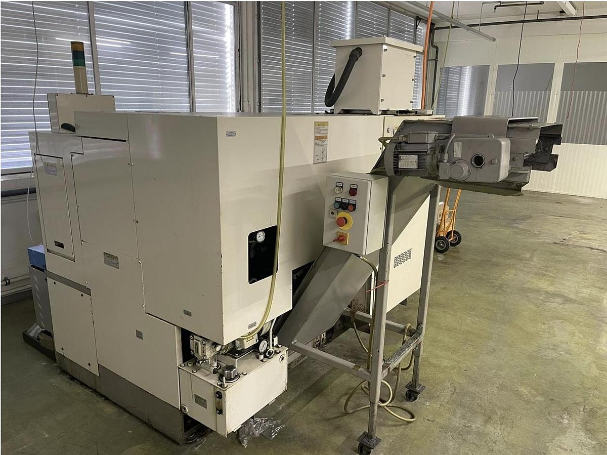 OKUMA LCS15 CNC lathe with thread guide