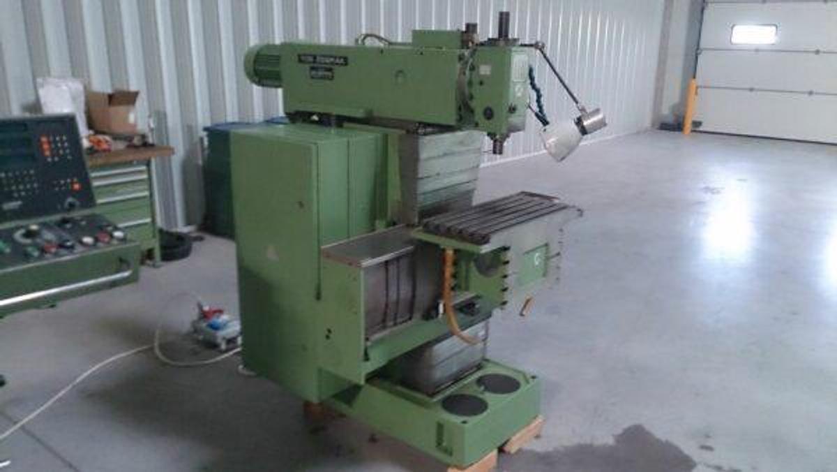 Used TOS FNGJ20 tool milling cutter