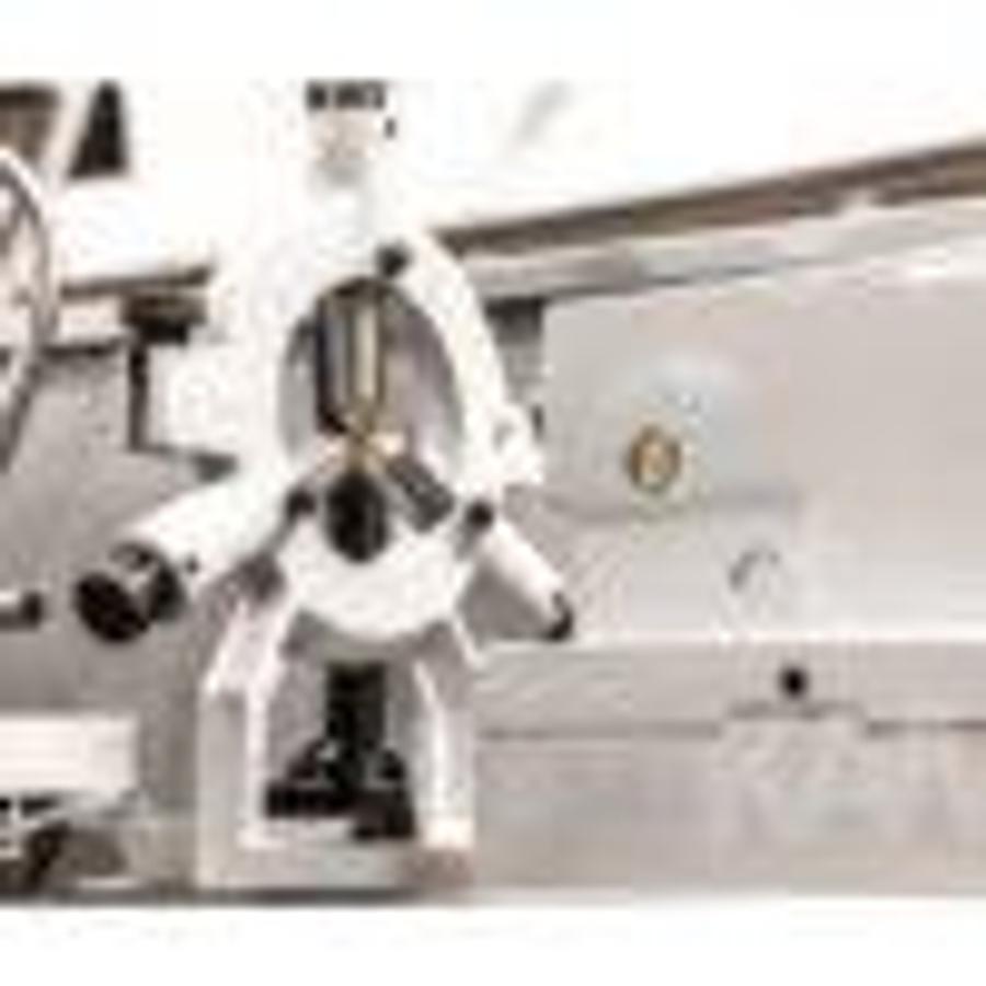 KAMI DKM300.750 center lathe