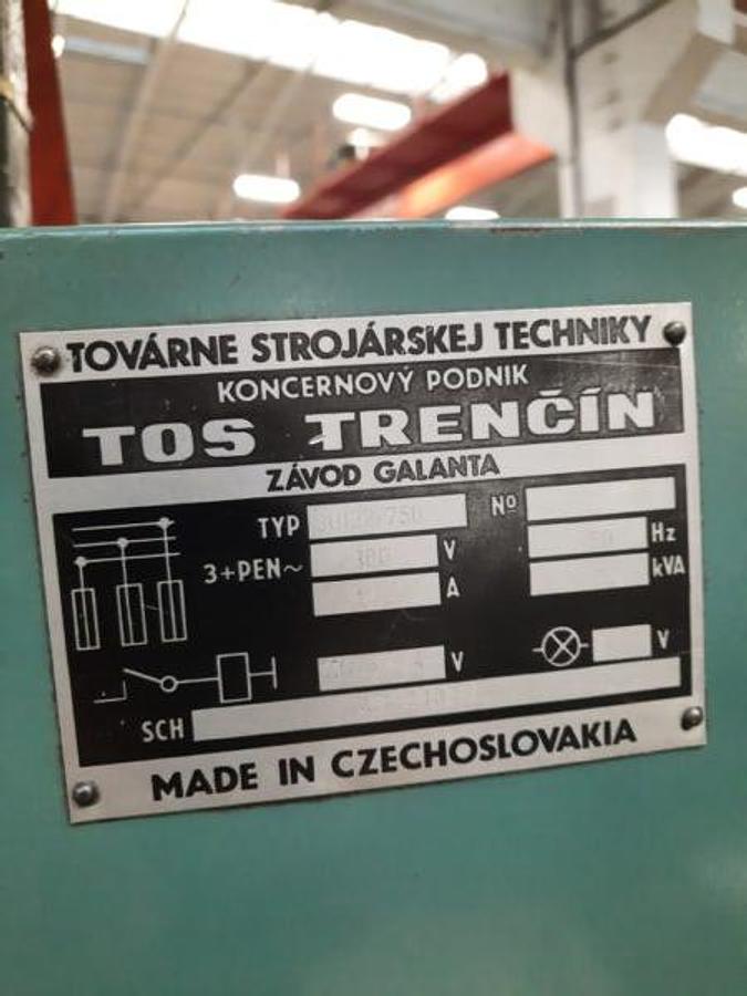 Used TOS SUI32/750 center lathe