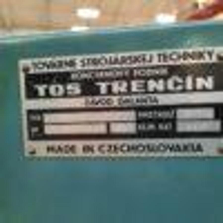 Used TOS SUI32/750 center lathe