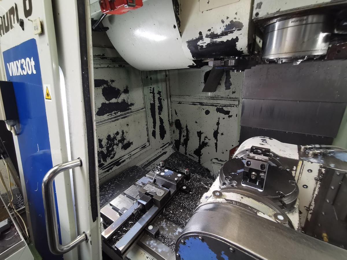 HURCO VMX30 machining center