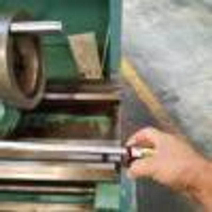 Used TOS SUI32/750 center lathe