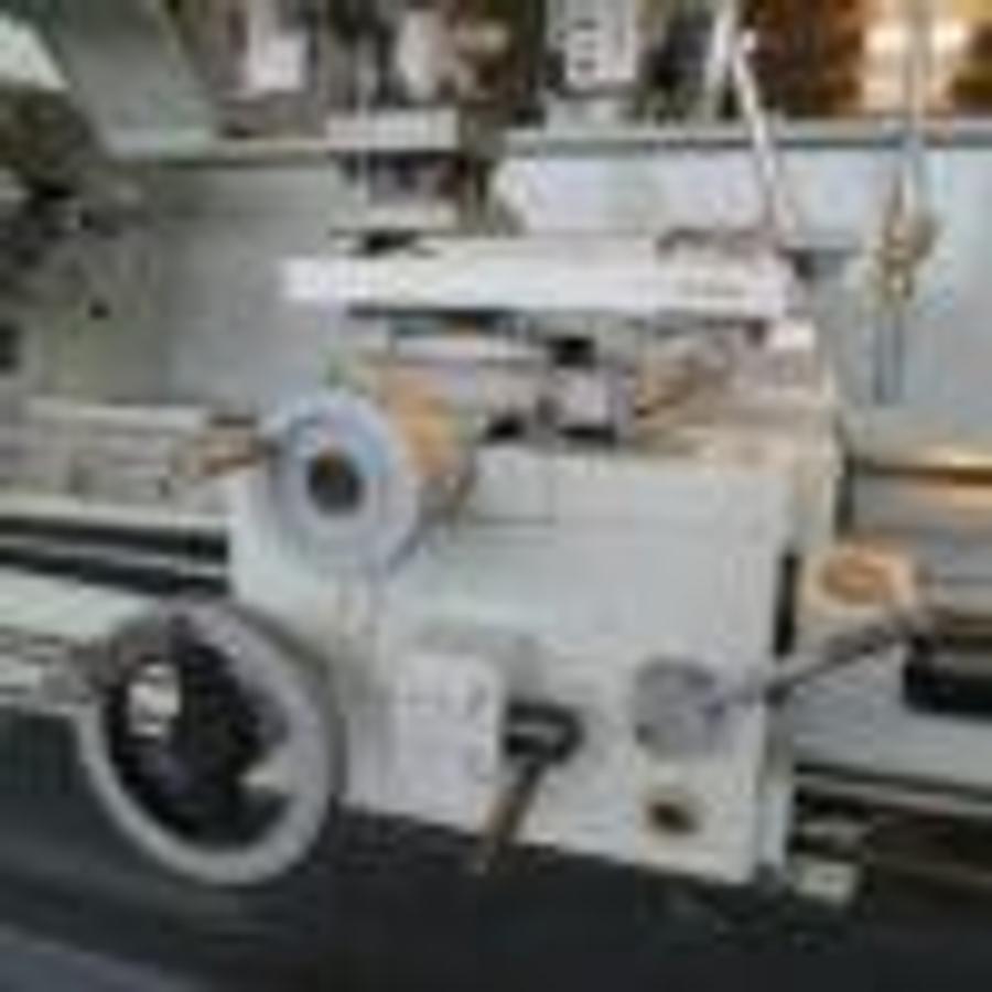 Used KAMI DKM332-1 center lathe