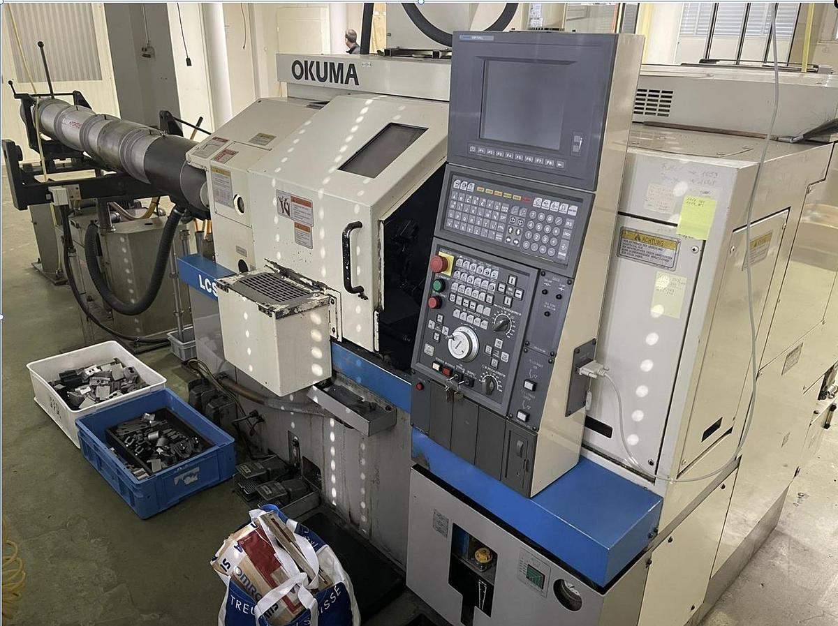 OKUMA LCS15 CNC lathe with thread guide