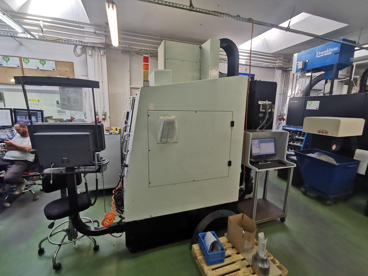 HURCO VMX30 machining center