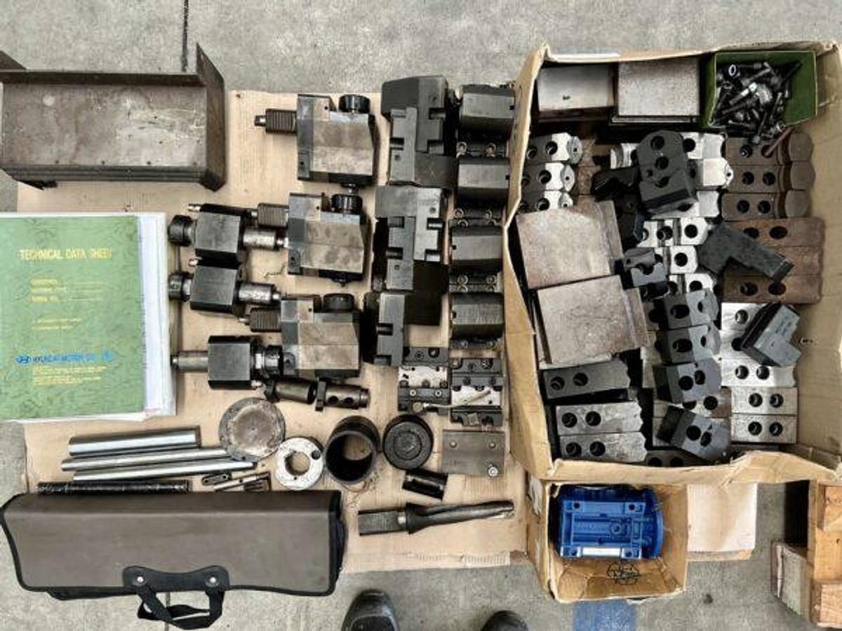 Used HYUNDAI HIT20M cnc lathe